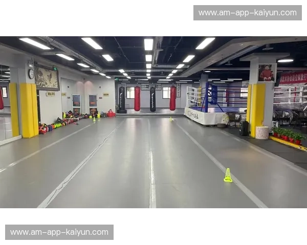 巅峰对决还是诸神黄昏？杀玉狼KO一龙，这场跨越时代的搏击博弈，你真的看懂了吗？